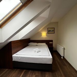 Einzelzimmer im Dachgeschoss